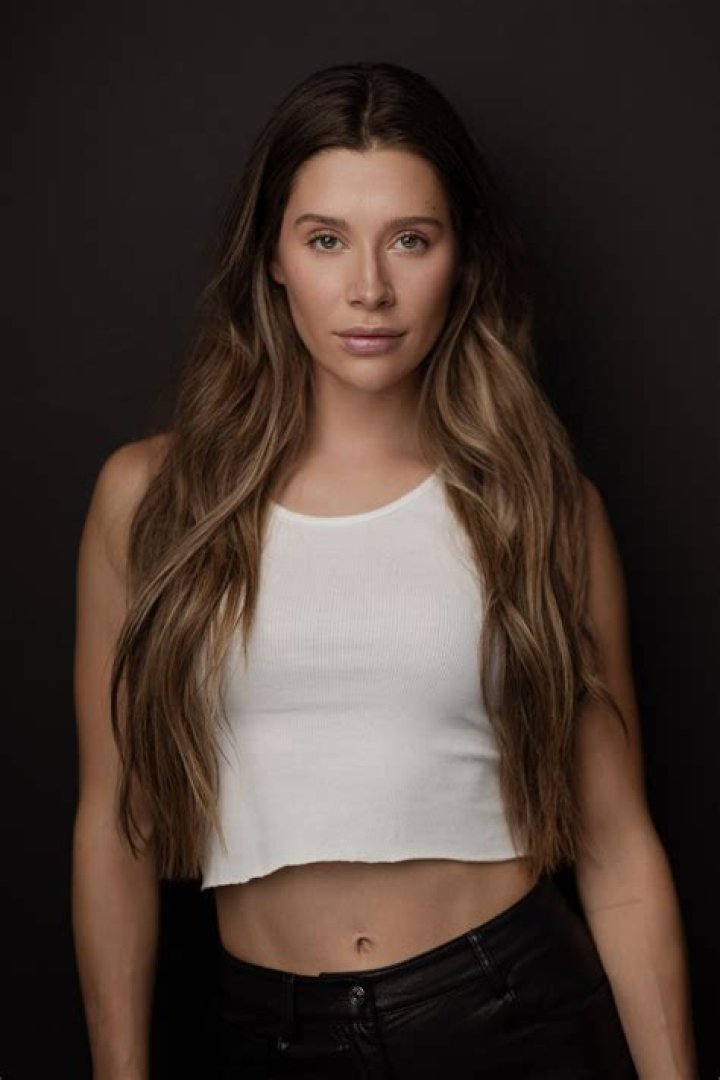 Does Natasha Lyonne Undergo Nose?