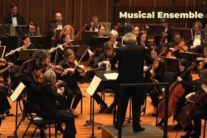 Ensemble, Carmelo-maika