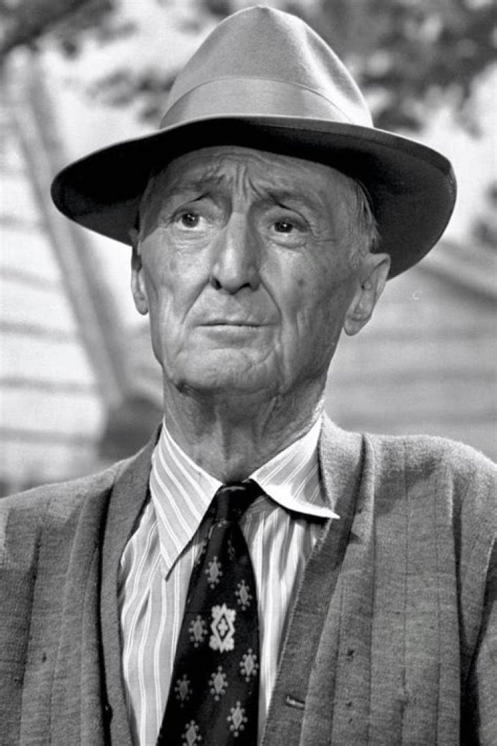 GleamVibe | Burt Mustin