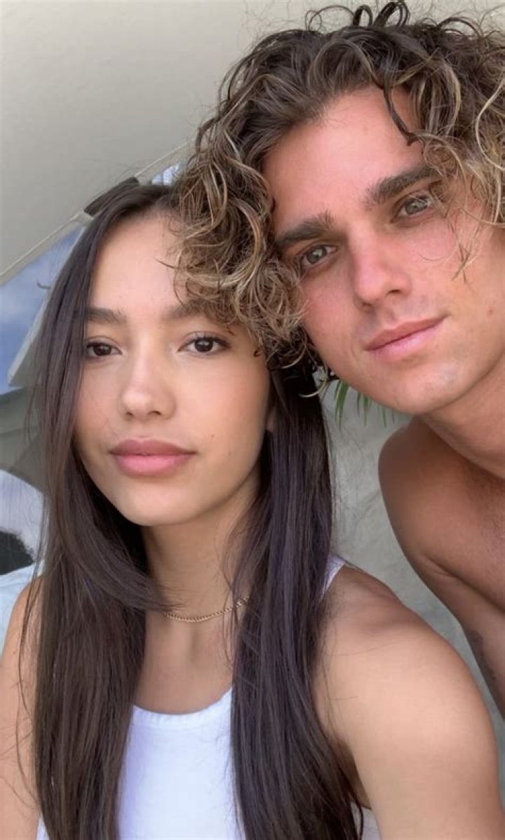 GleamVibe | Jay Alvarrez