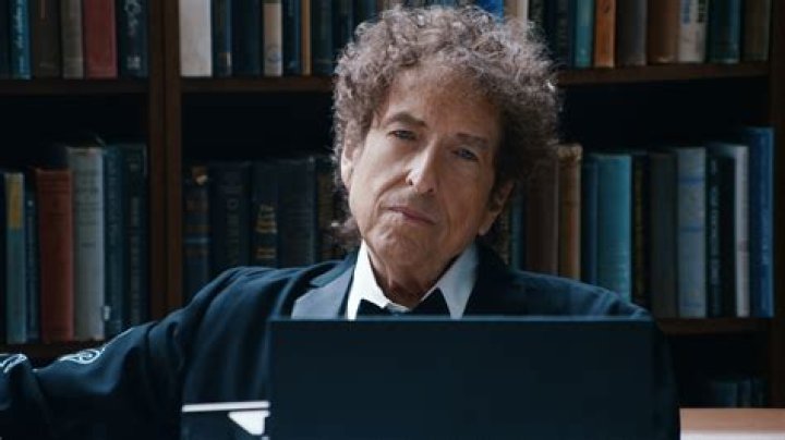 How tall is Bob Dylan ·