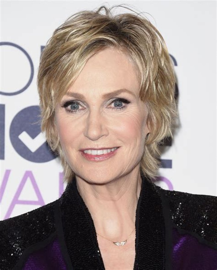 How tall is Jane Lynch ·