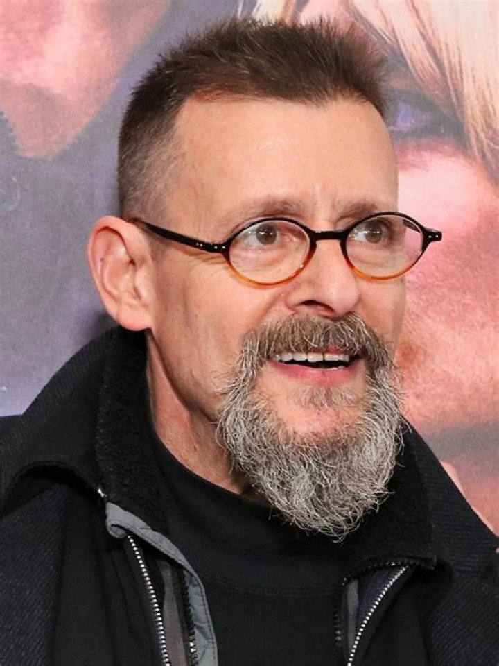 How tall is Judd Nelson ·