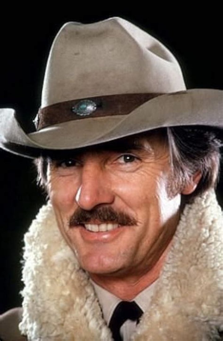 How tall was Dennis Weaver