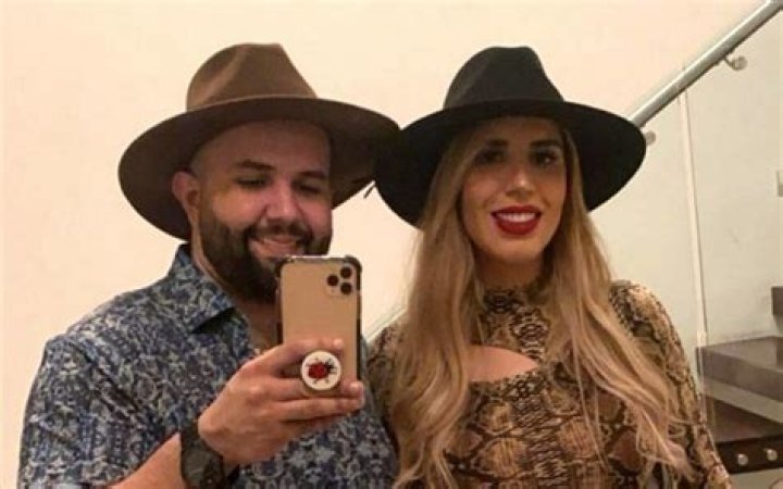 Is Carin Leon Married