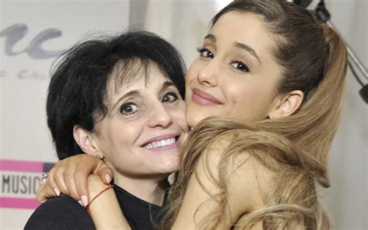 Joan Grande Net Worth