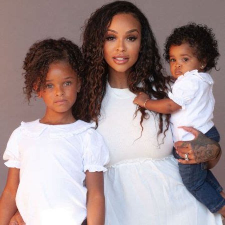 Khari Barbie Maxwell ·