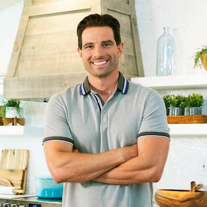 Scott McGillivray Bio (Wiki)