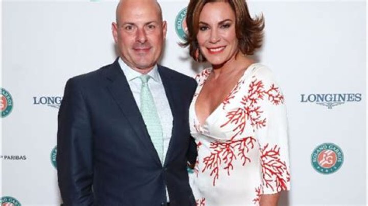 Vicky Stark Net Worth & Income
